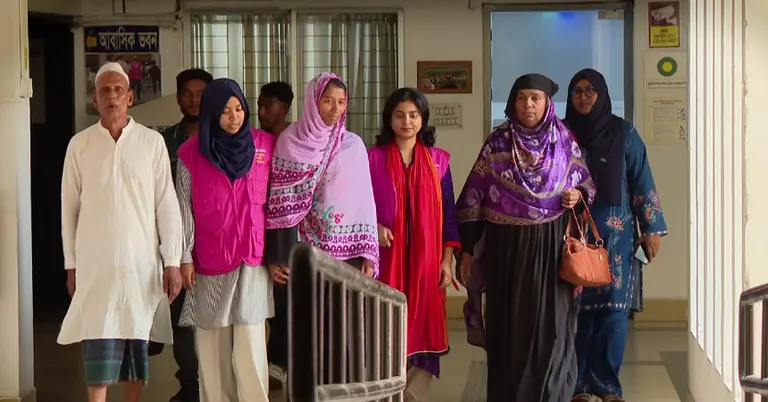 আফরোজা ফিরে পেয়েছে তার পরিবার